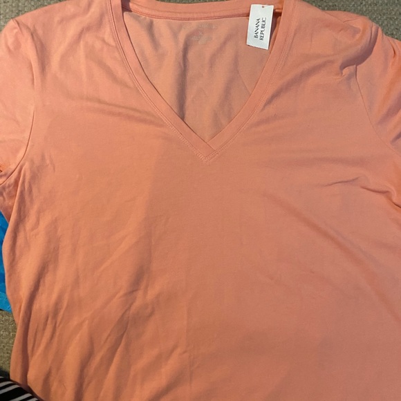 Brand new Banana Republic V neck T - Picture 1 of 2